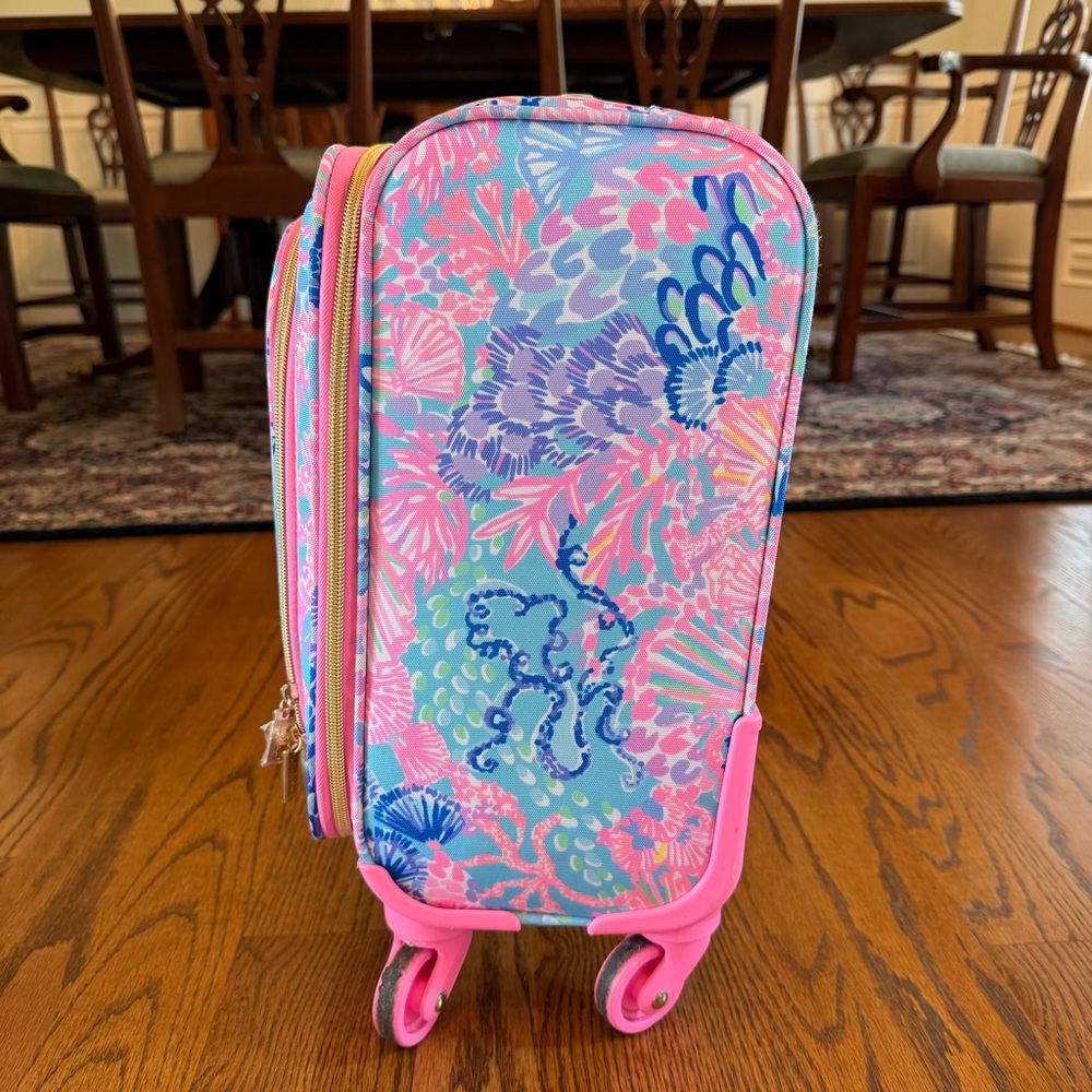 Lilly Pulitzer Carry On Luggage Suitcase Splendor in the Sand - Picture 16 of 17